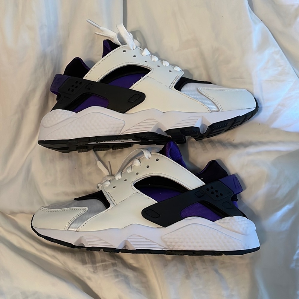 NEVER WORN. Womens Size 10 MENS 8.5. Purple Punch Huarache